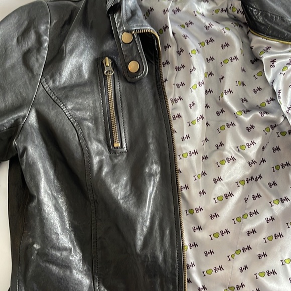 Woman leather jacket - Picture 7 of 8